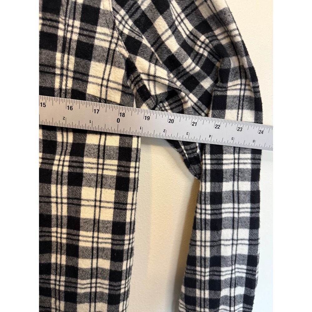 LL Bean Flannel Shirt Womens M Black White Excellent Plaid Button Up 298090 - Picture 4 of 6